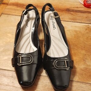 Easy Street Black size 9 pump